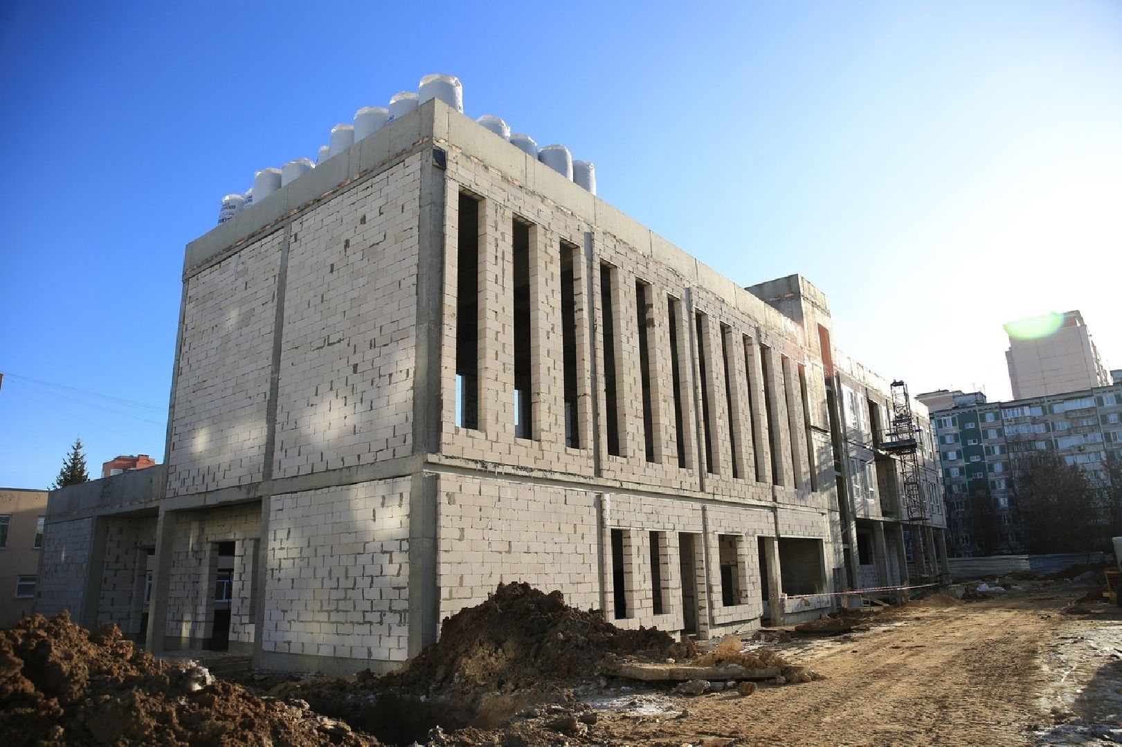 долгопрудный, гимназия 13, школы, пристройка, кровельные работы, фасадные работы, вертикалки,