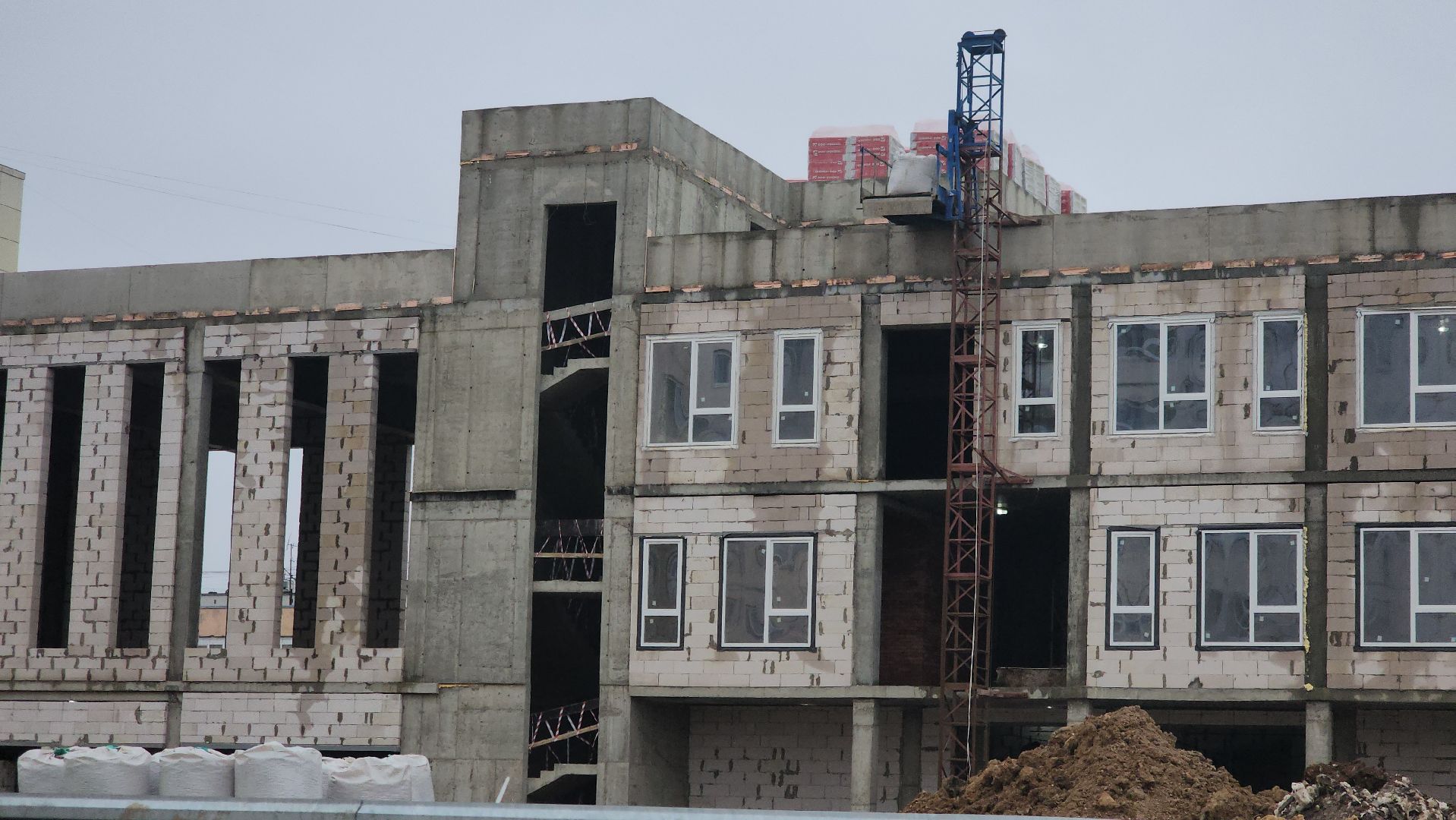 долгопрудный, гимназия 13, школы, пристройка, кровельные работы, фасадные работы, вертикалки,