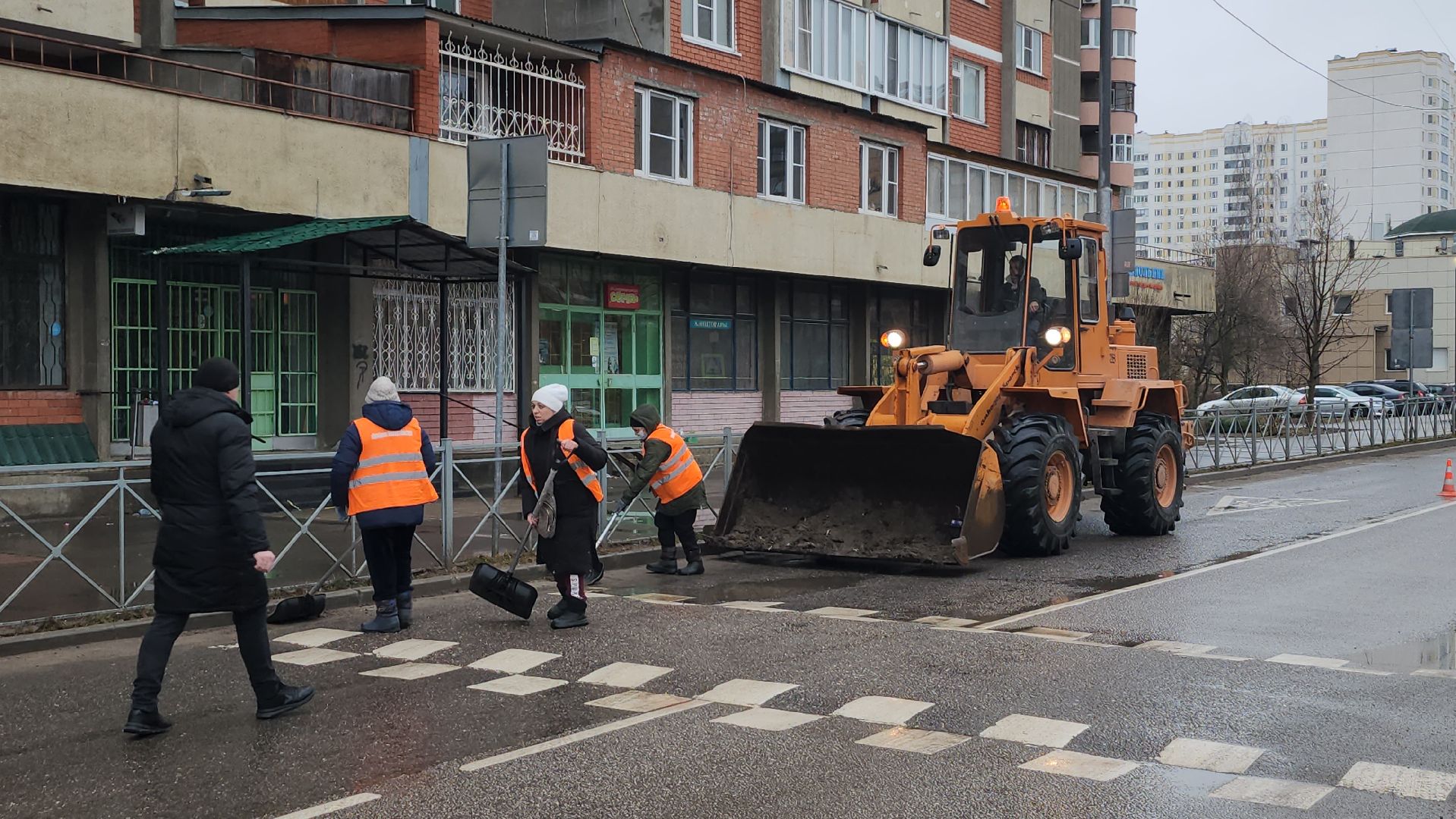 серпухов, улица юбилейная, микрорайон ивановские дворики, комбинат благоустройства, уборка улиц города,