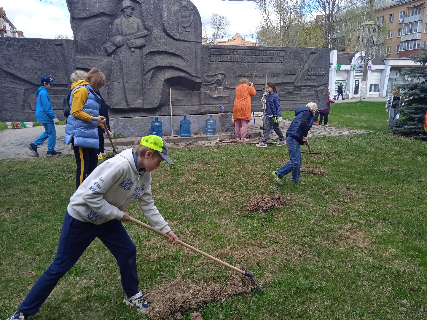 субботник, пионерский, бронепоезд, памятник, Москвич, монумент