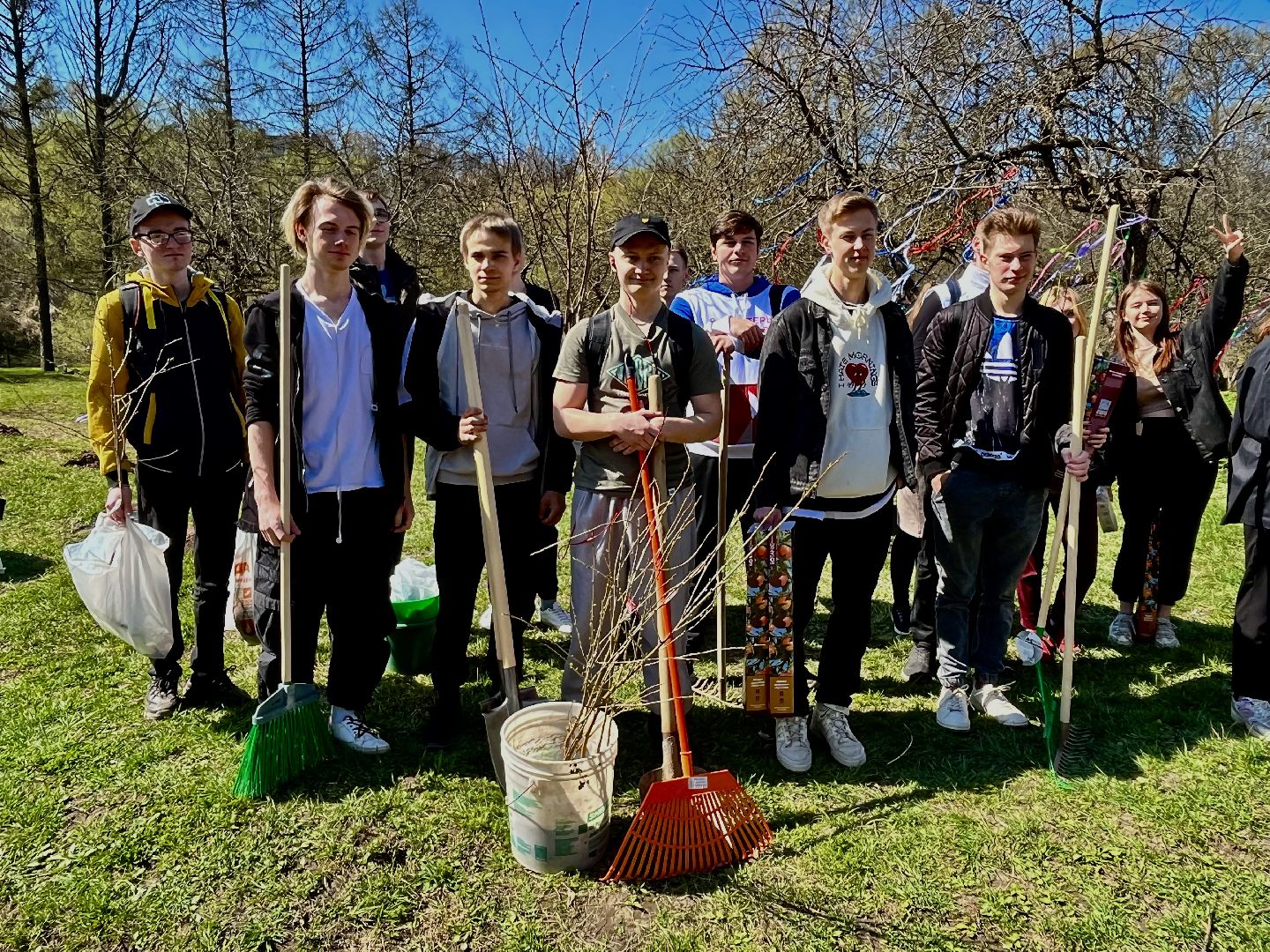 Наро-Фоминск. субботник, яблоневый сад, Наро-Фоминский городской округ