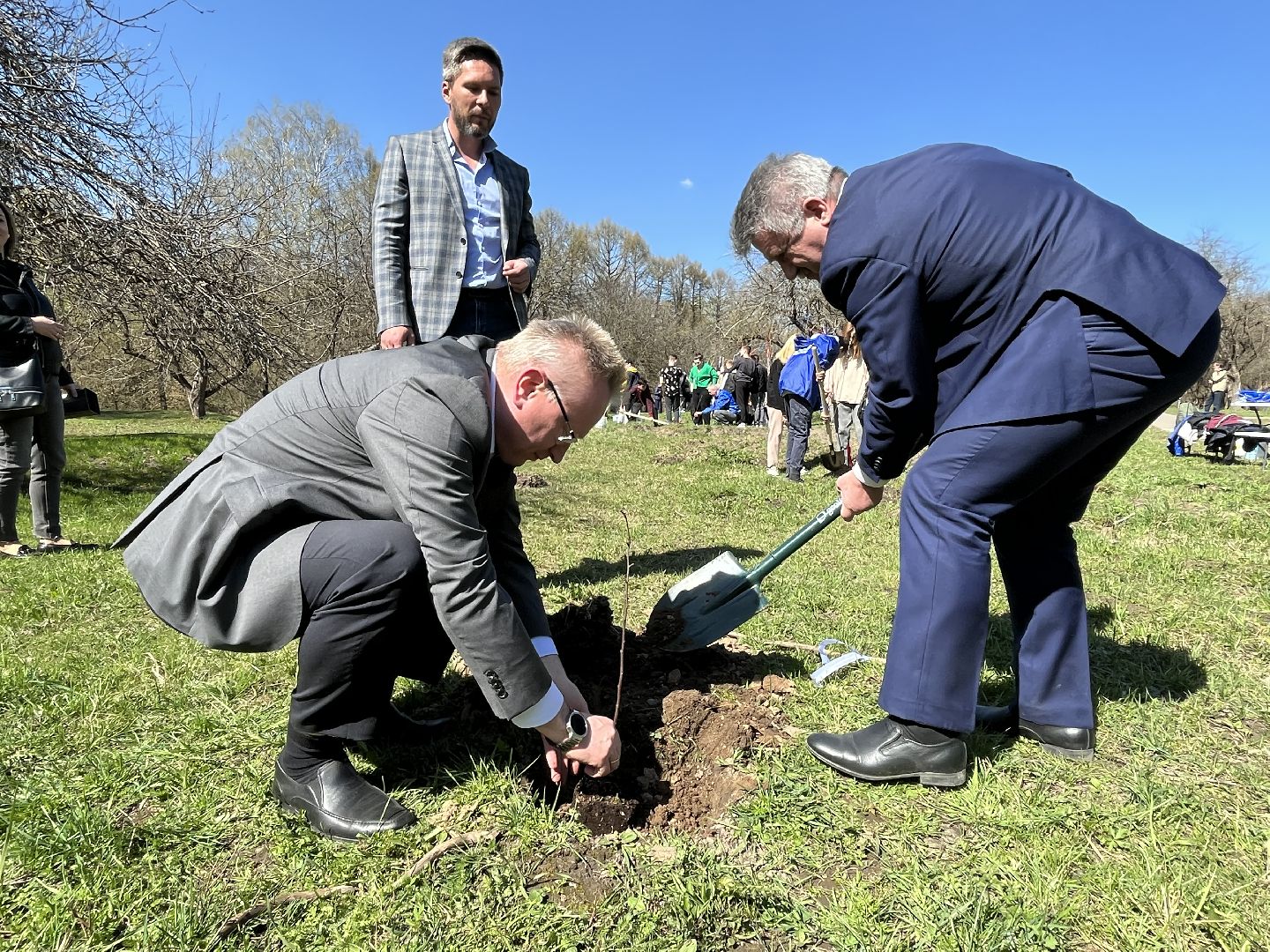 Наро-Фоминск. субботник, яблоневый сад, Наро-Фоминский городской округ