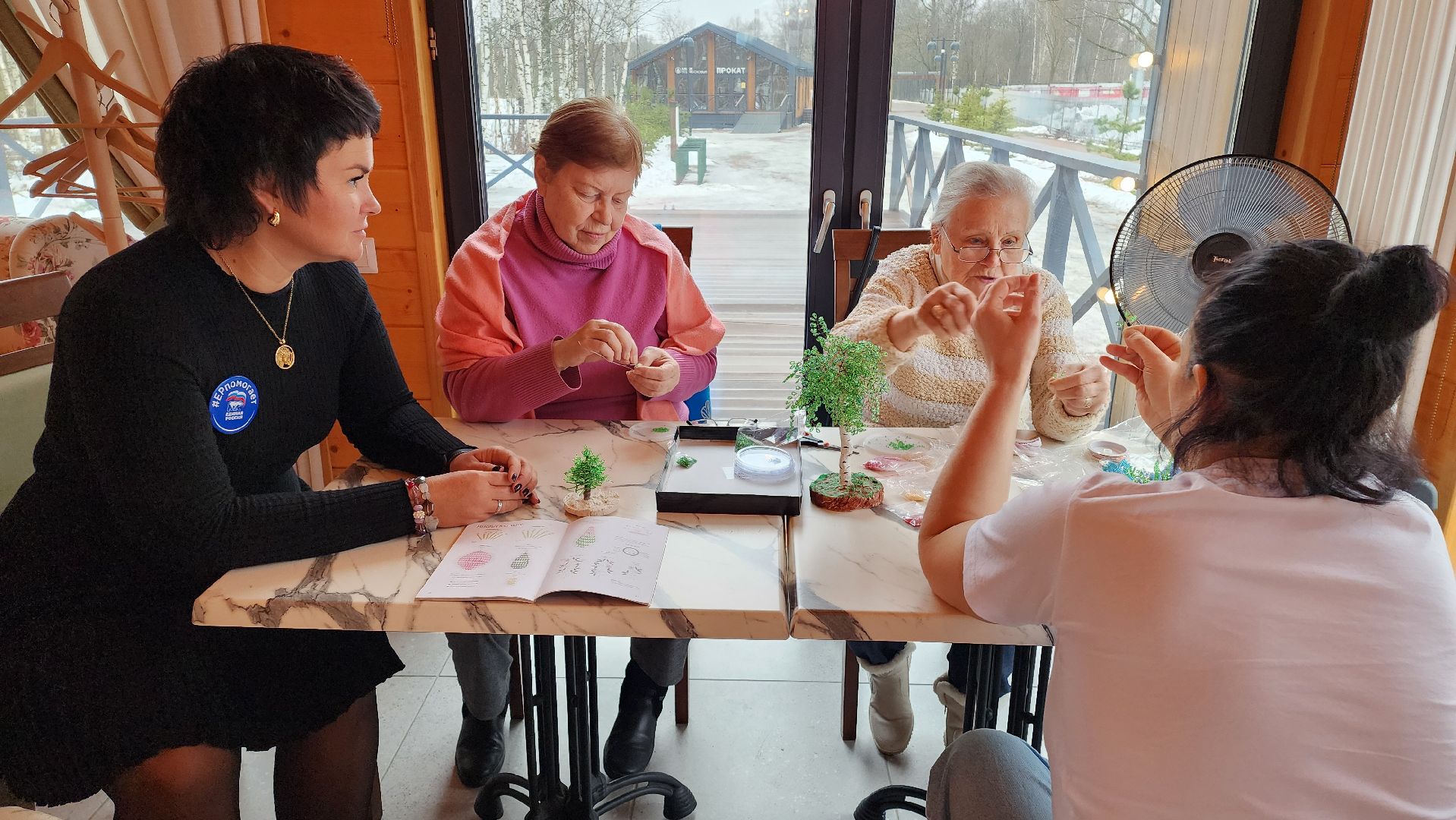 Досуг для пенсионеров, бисероплетение, Бисер, Лесопарк, Лобня, вертикалки,