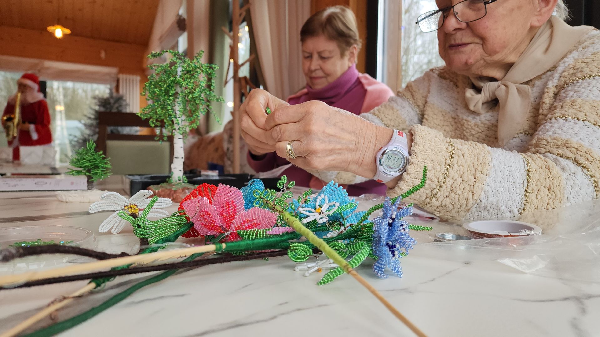 Досуг для пенсионеров, бисероплетение, Бисер, Лесопарк, Лобня, вертикалки,