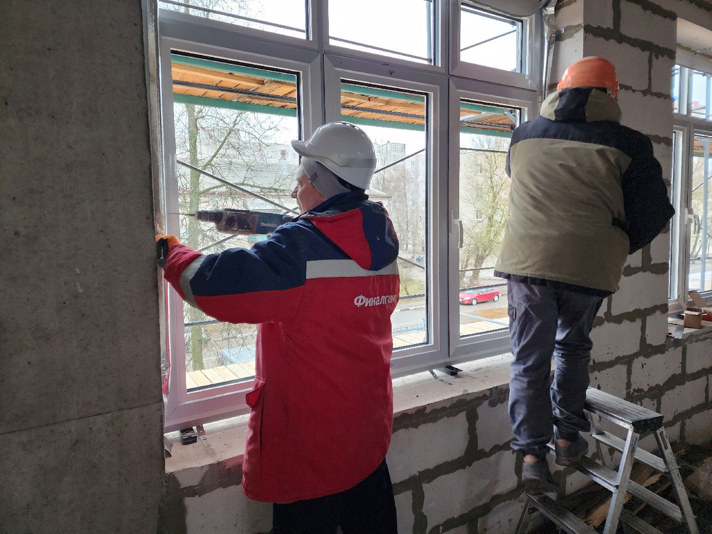 Чехов, строительство, монтаж окон, установка окон, строительство и капремонт, вертикалки,