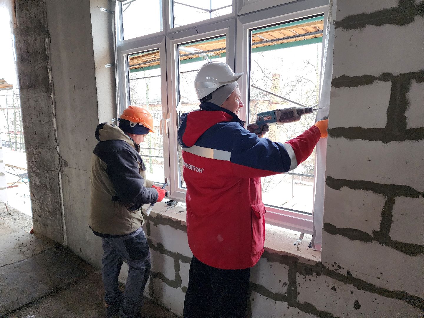 Чехов, строительство, монтаж окон, установка окон, строительство и капремонт, вертикалки,