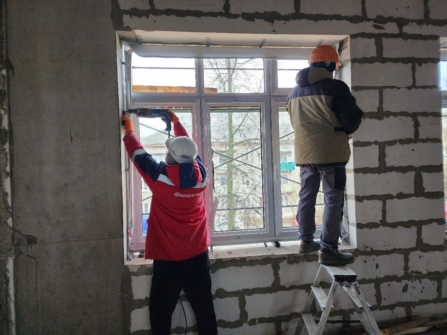 Чехов, строительство, монтаж окон, установка окон, строительство и капремонт, вертикалки,