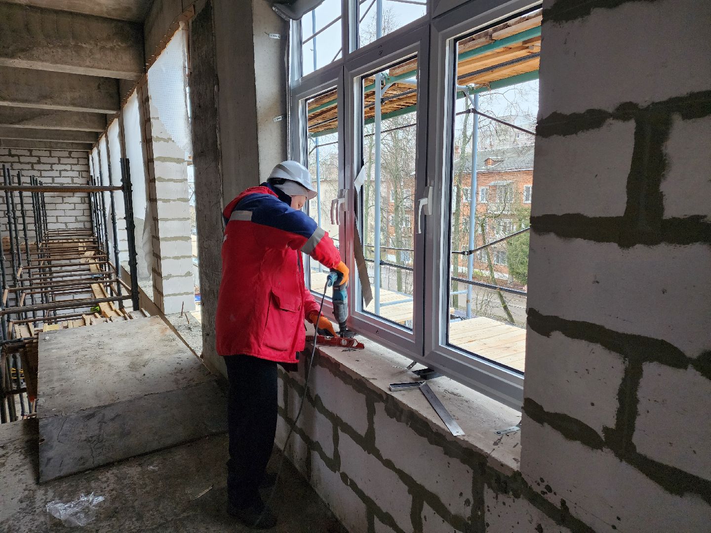 Чехов, строительство, монтаж окон, установка окон, строительство и капремонт, вертикалки,