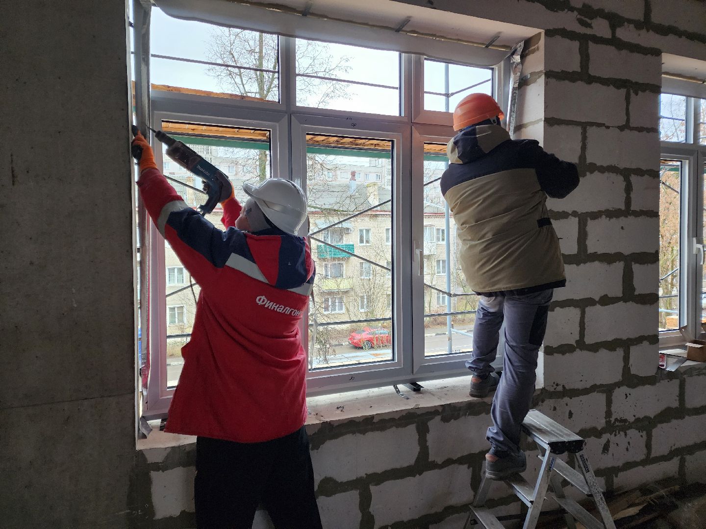 Чехов, строительство, монтаж окон, установка окон, строительство и капремонт, вертикалки,