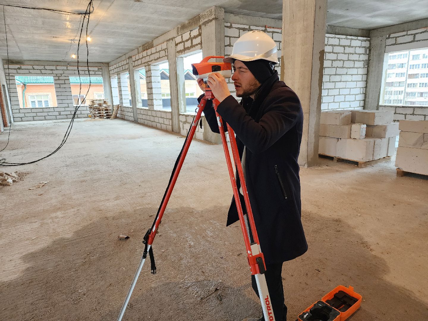Чехов, строительство, монтаж окон, установка окон, строительство и капремонт, вертикалки,
