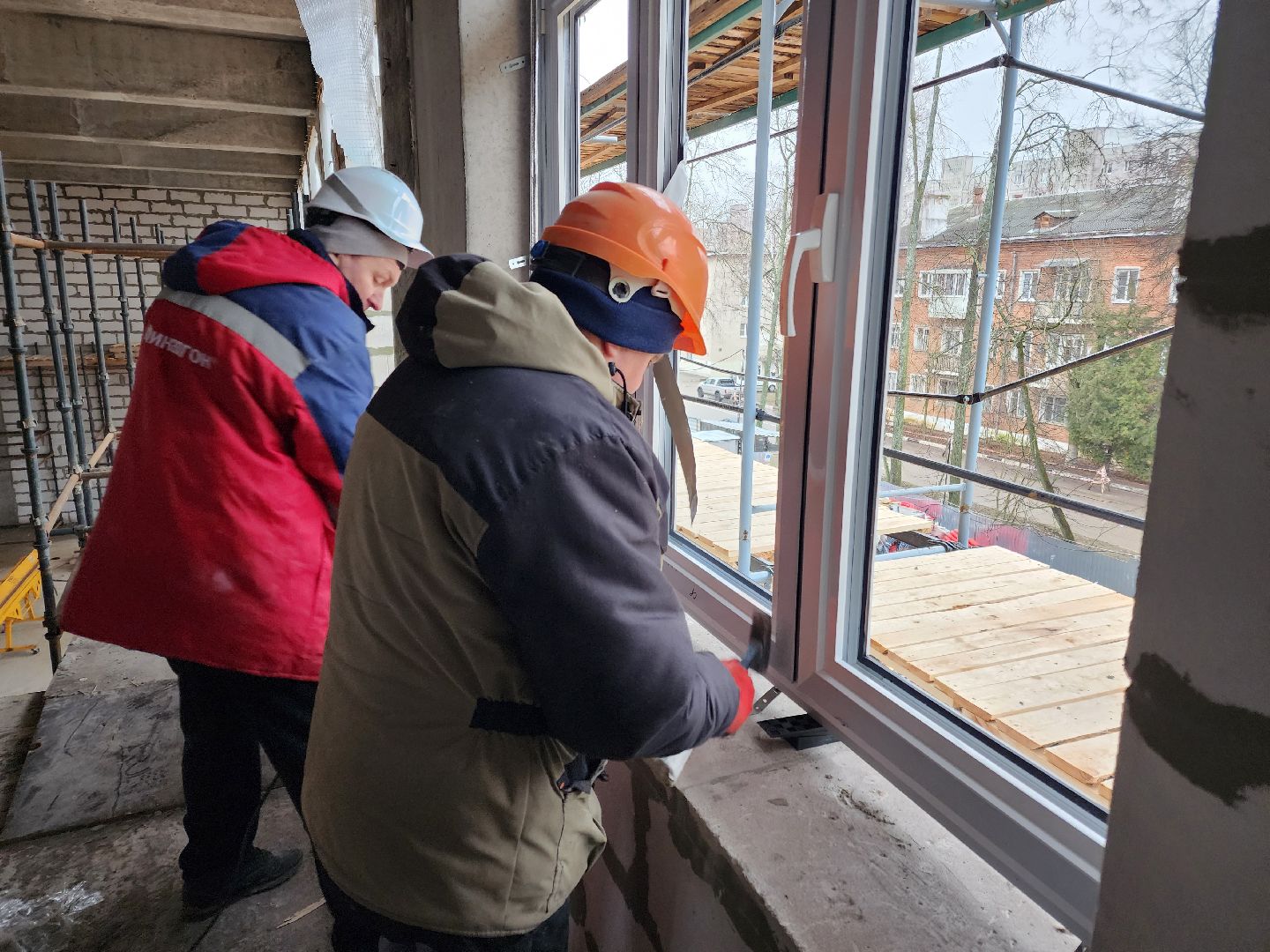 Чехов, строительство, монтаж окон, установка окон, строительство и капремонт, вертикалки,