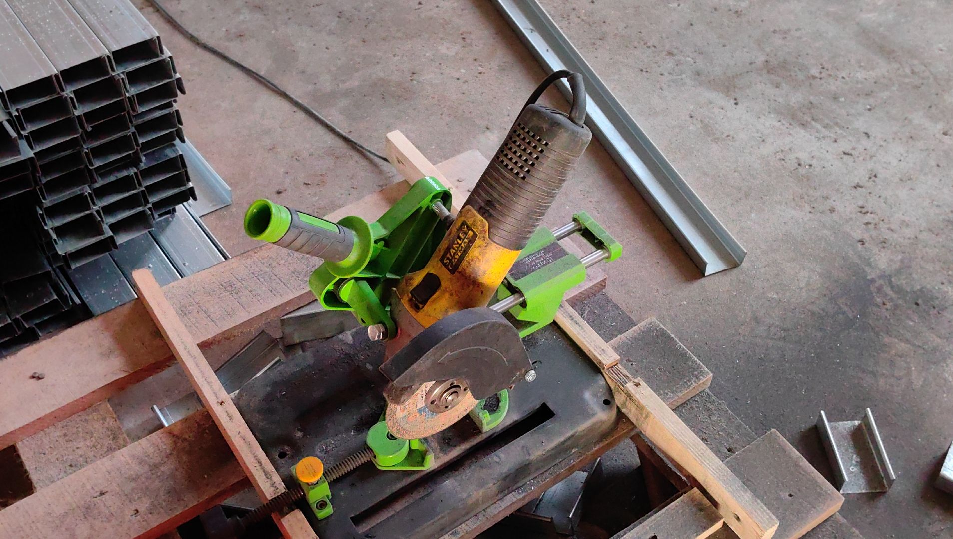 ремонт, лицей, стяжка пола, фасад, здание, вертикалки,