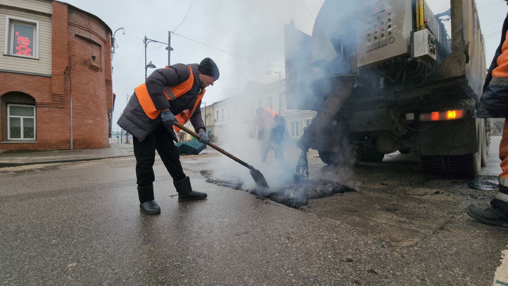 серпухов, улица чехова, ямочный ремонт дорог, комбинат благоустройства, дорожные работы, вертикалки,