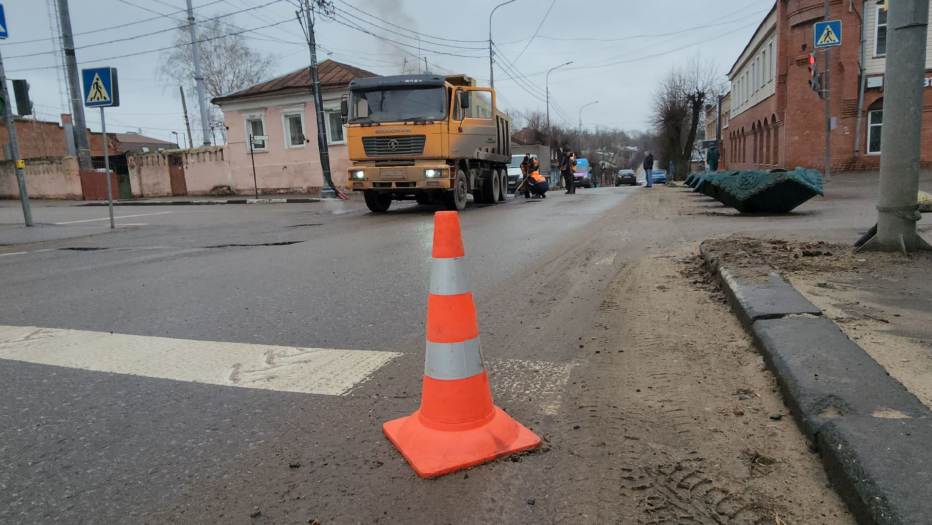 серпухов, улица чехова, ямочный ремонт дорог, комбинат благоустройства, дорожные работы, вертикалки,