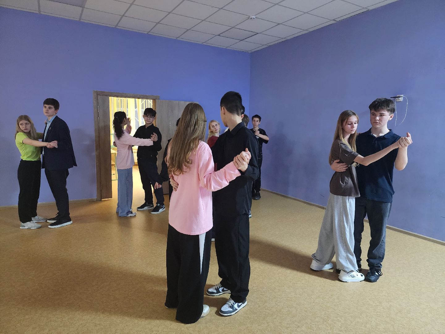 долгопрудный, 17 школа, Городской бал, выпускной, вальс, вертикалки,