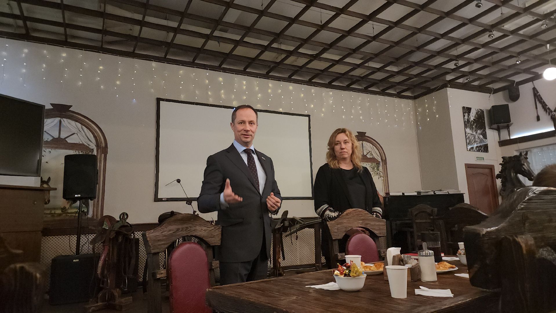 котельники, сшор белка, лошади, конюшня, катание на лошадях, вертикалки,