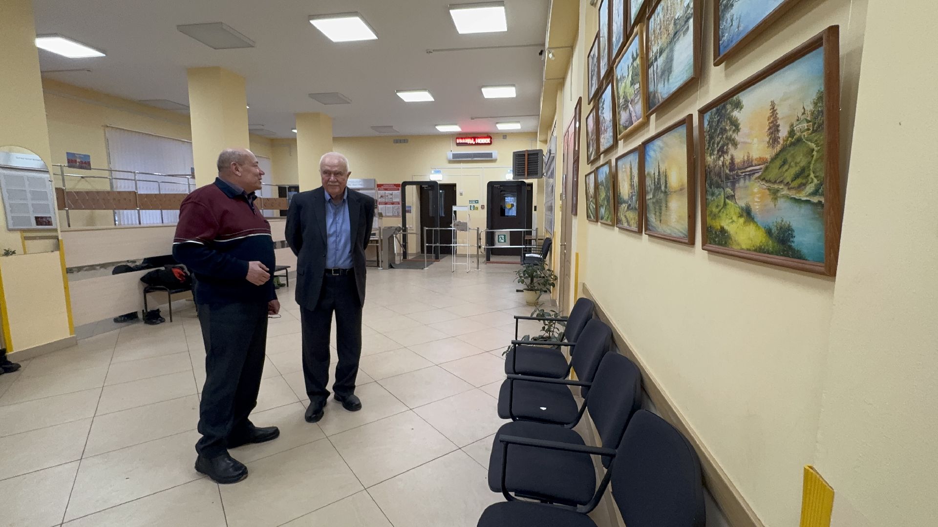 солнечногорск, выставка картин, военный пенсионер, жители, искусство, вертикалки,