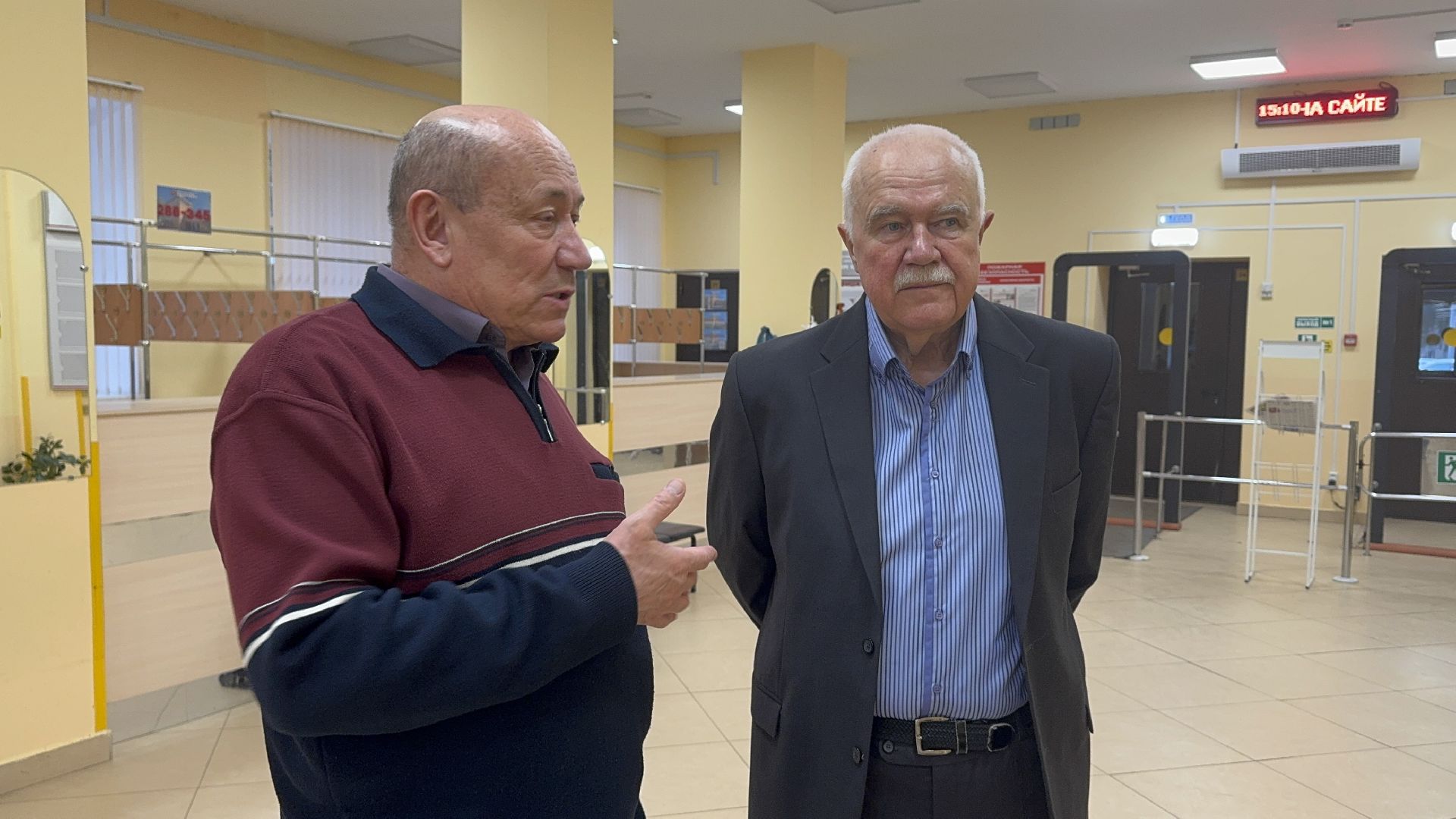 солнечногорск, выставка картин, военный пенсионер, жители, искусство, вертикалки,