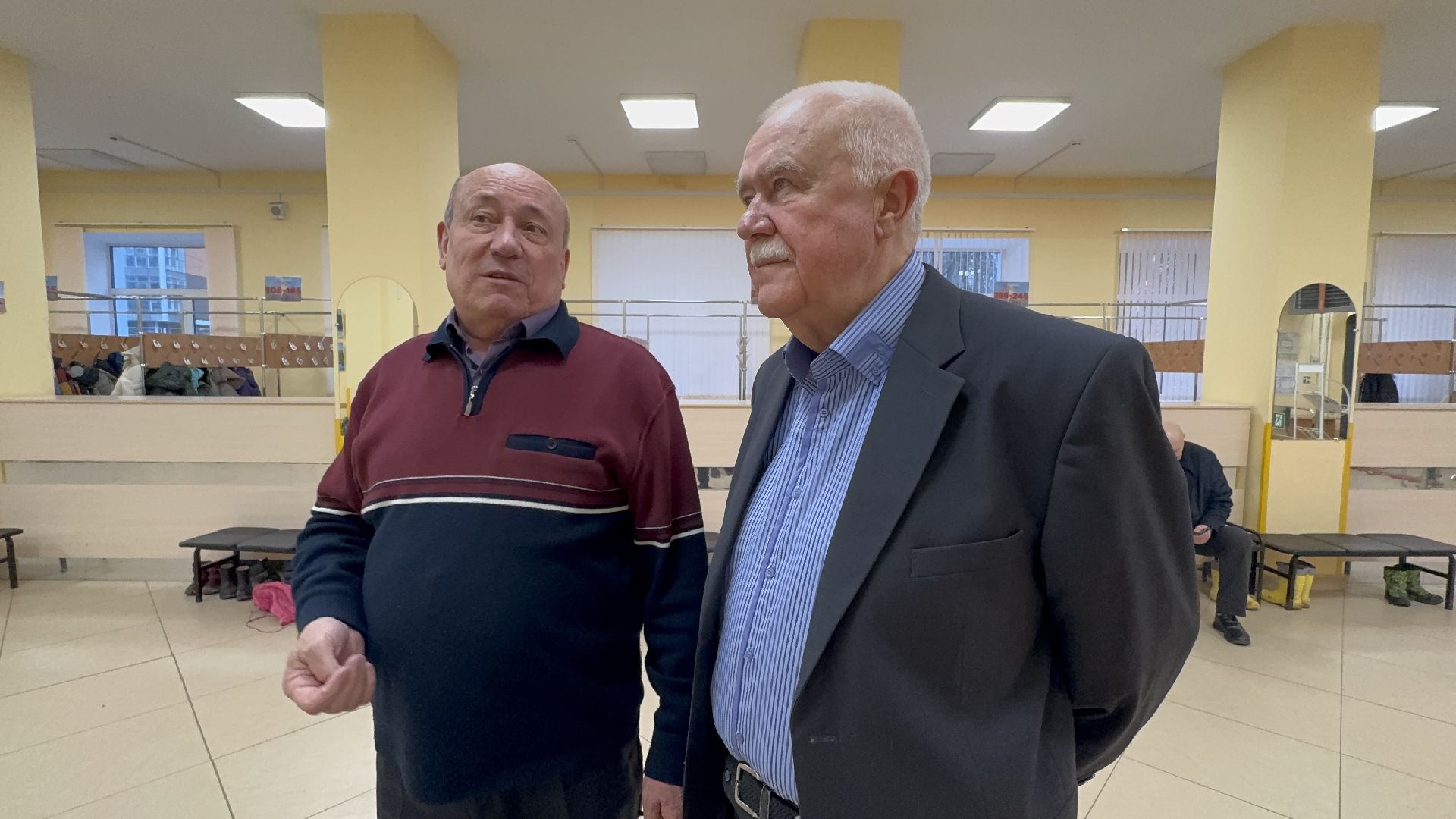 солнечногорск, выставка картин, военный пенсионер, жители, искусство, вертикалки,