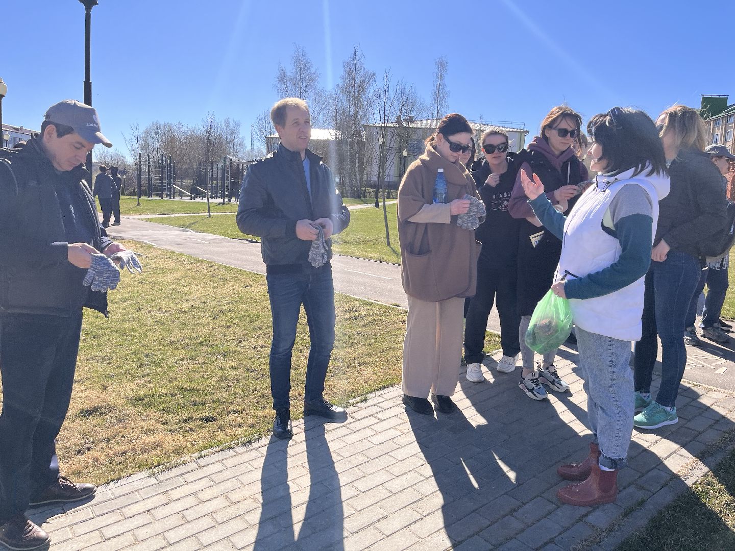 Шаховская, субботник, парк, саженцы