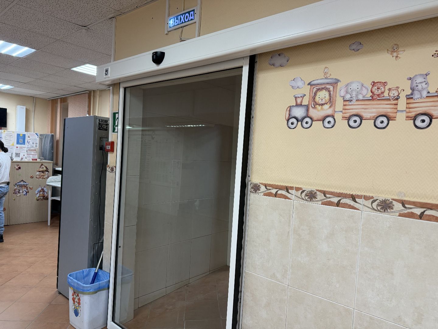 ремонт поликлиники, детская поликлиника, текущий ремонт, вертикалки,