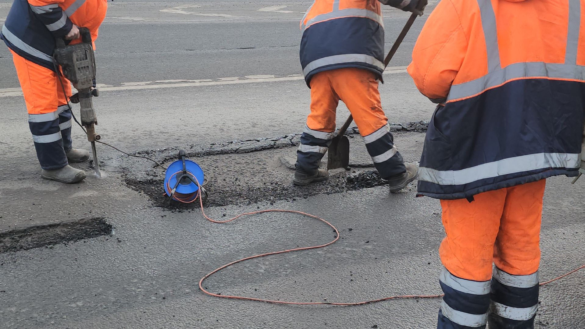 долгопрудный, Лихачевский проезд, технопарк лихачевский, ямочный ремонт дорог, ремонт картами, вертикалки,