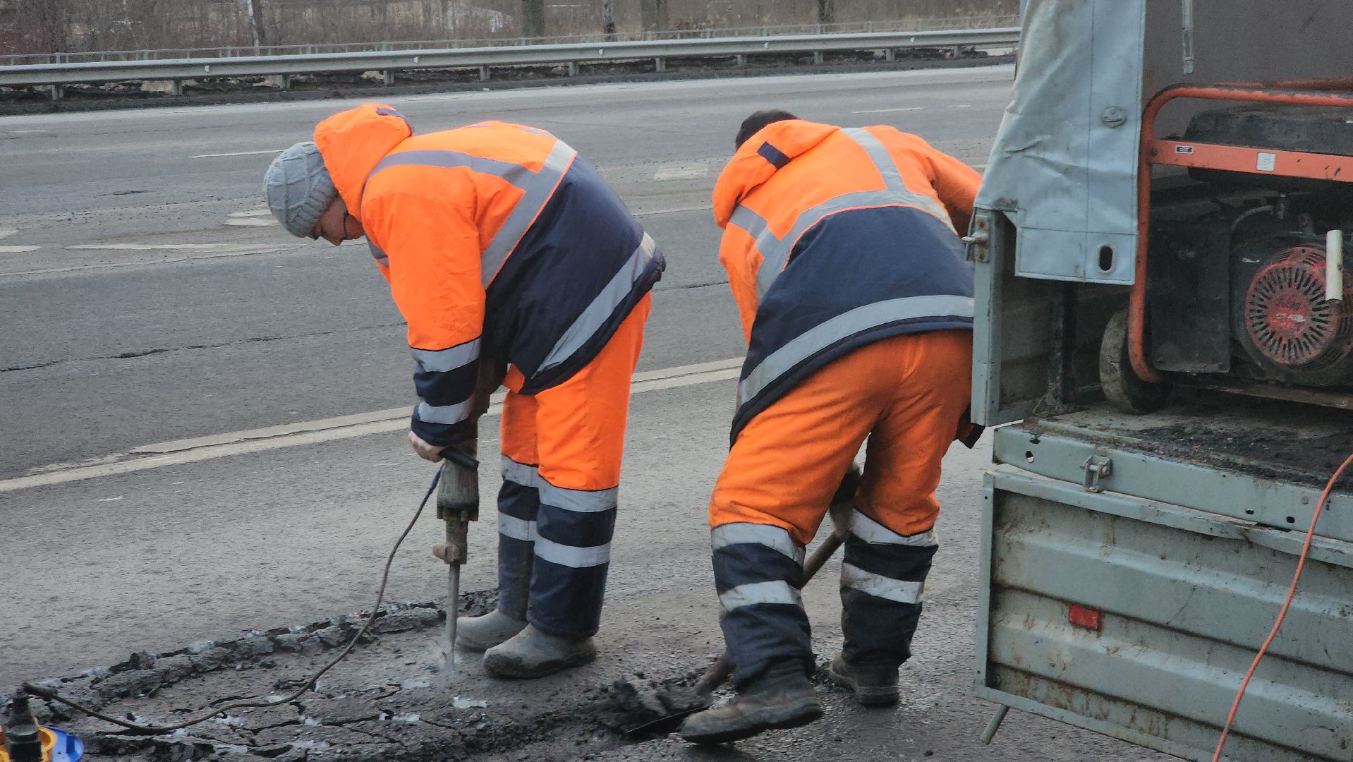долгопрудный, Лихачевский проезд, технопарк лихачевский, ямочный ремонт дорог, ремонт картами, вертикалки,
