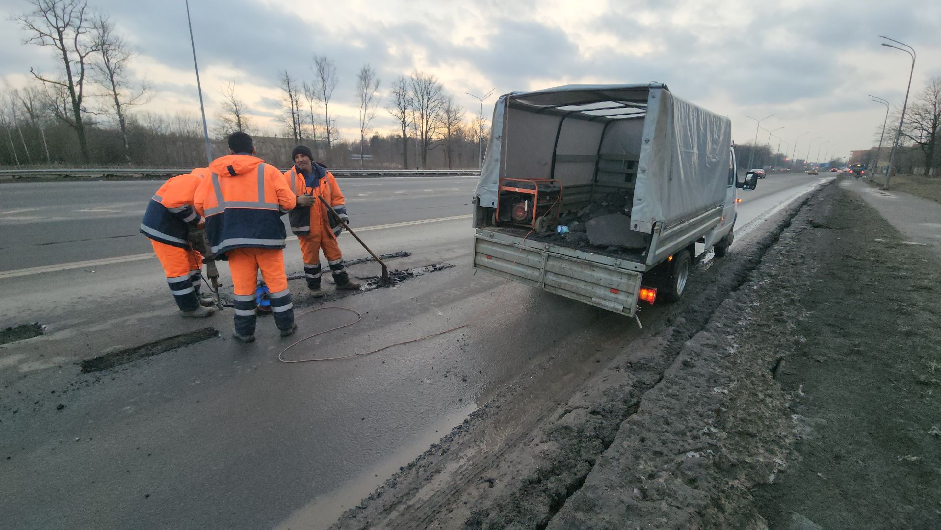 долгопрудный, Лихачевский проезд, технопарк лихачевский, ямочный ремонт дорог, ремонт картами, вертикалки,