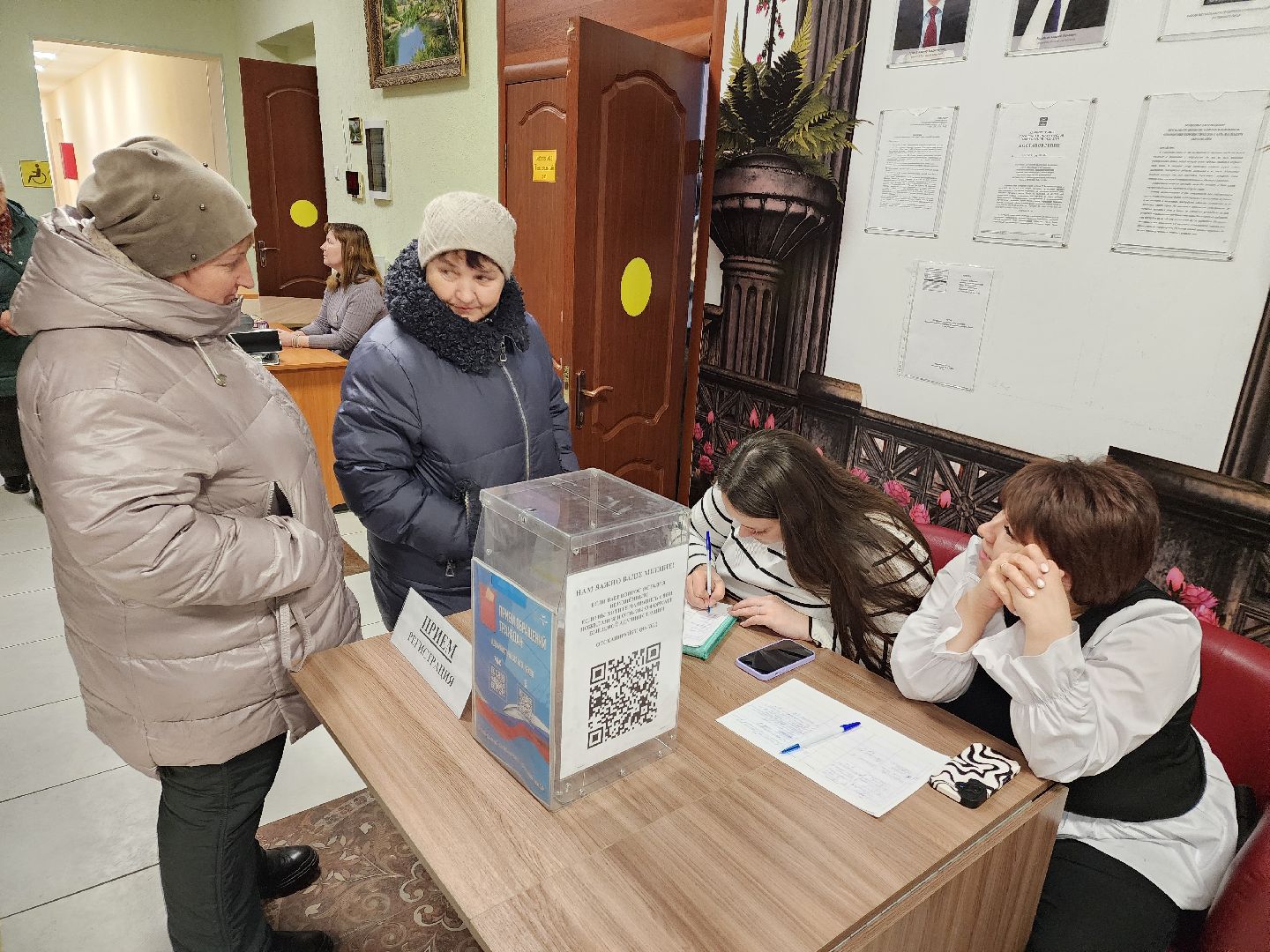 Чехов, село Шарапово, выездная администрация, деревня Дулово, подъездная дорога, центральная улица, дорожный ремонт, ямочный ремонт, глава округа михаил собакин, встреча с жителями, обращения жителей,