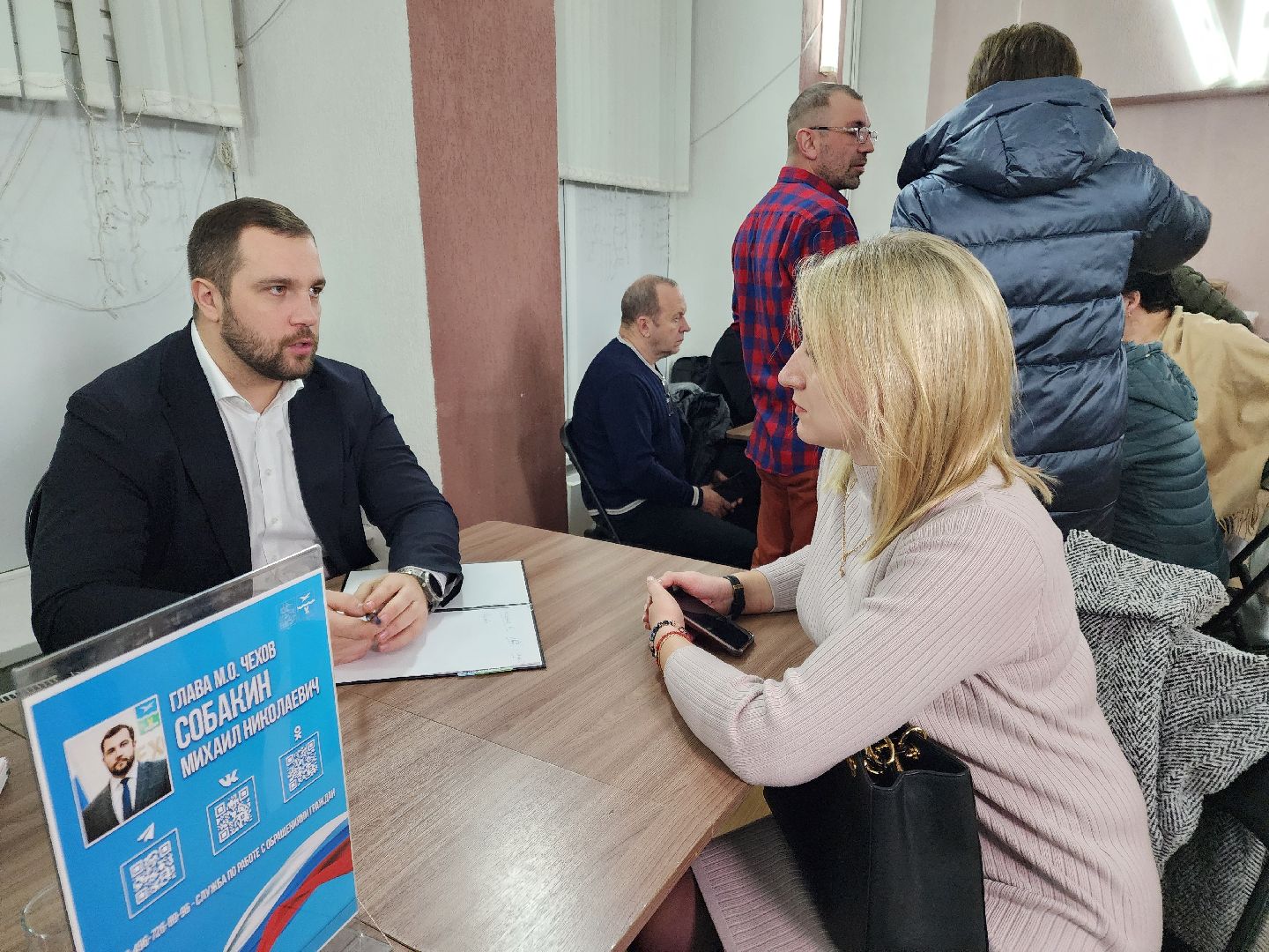 Чехов, село Шарапово, выездная администрация, деревня Дулово, подъездная дорога, центральная улица, дорожный ремонт, ямочный ремонт, глава округа михаил собакин, встреча с жителями, обращения жителей,