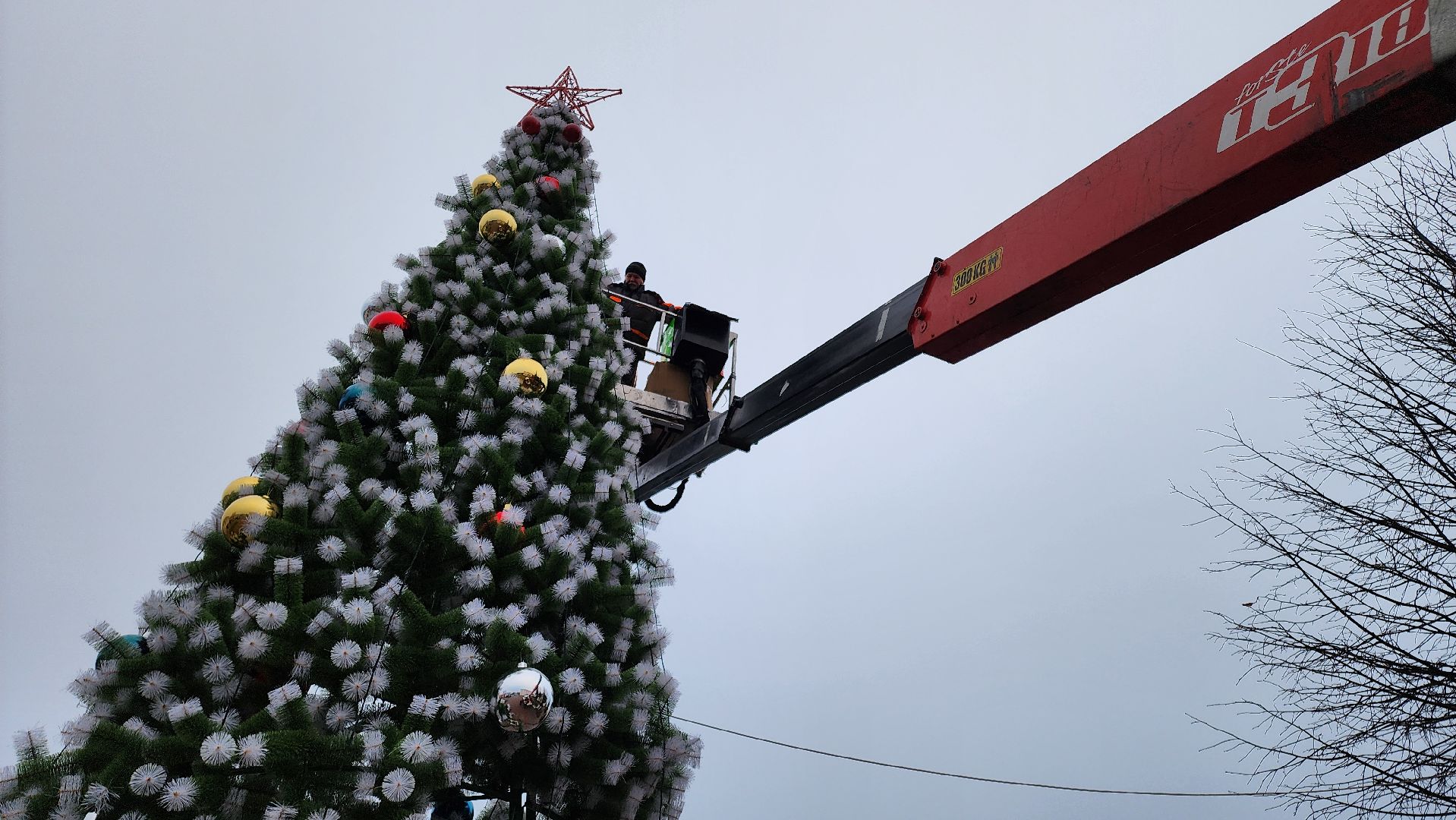 кашира, новогодняя елка, украшения, благоустройство, демонтаж, вертикалки,