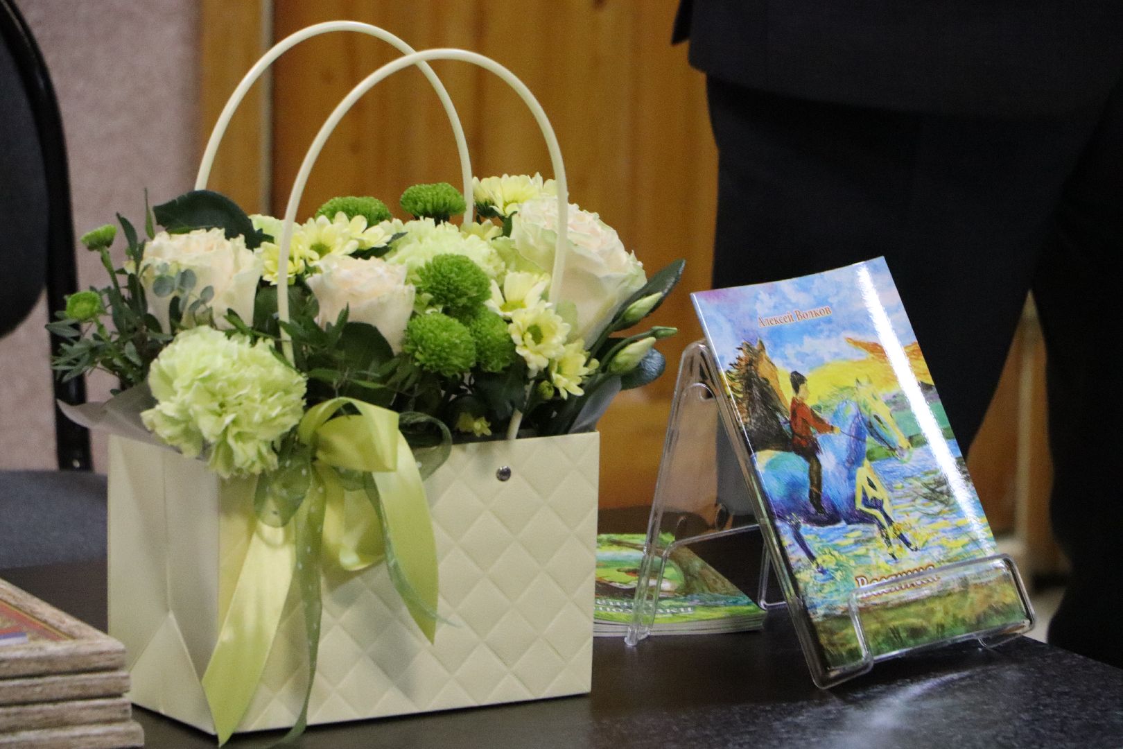 краевед алексей волков, серебряные пруды, центральная библиотека серебряных прудов, презентация книги, васятка, маршал чуйков, детство героя, вертикалка,