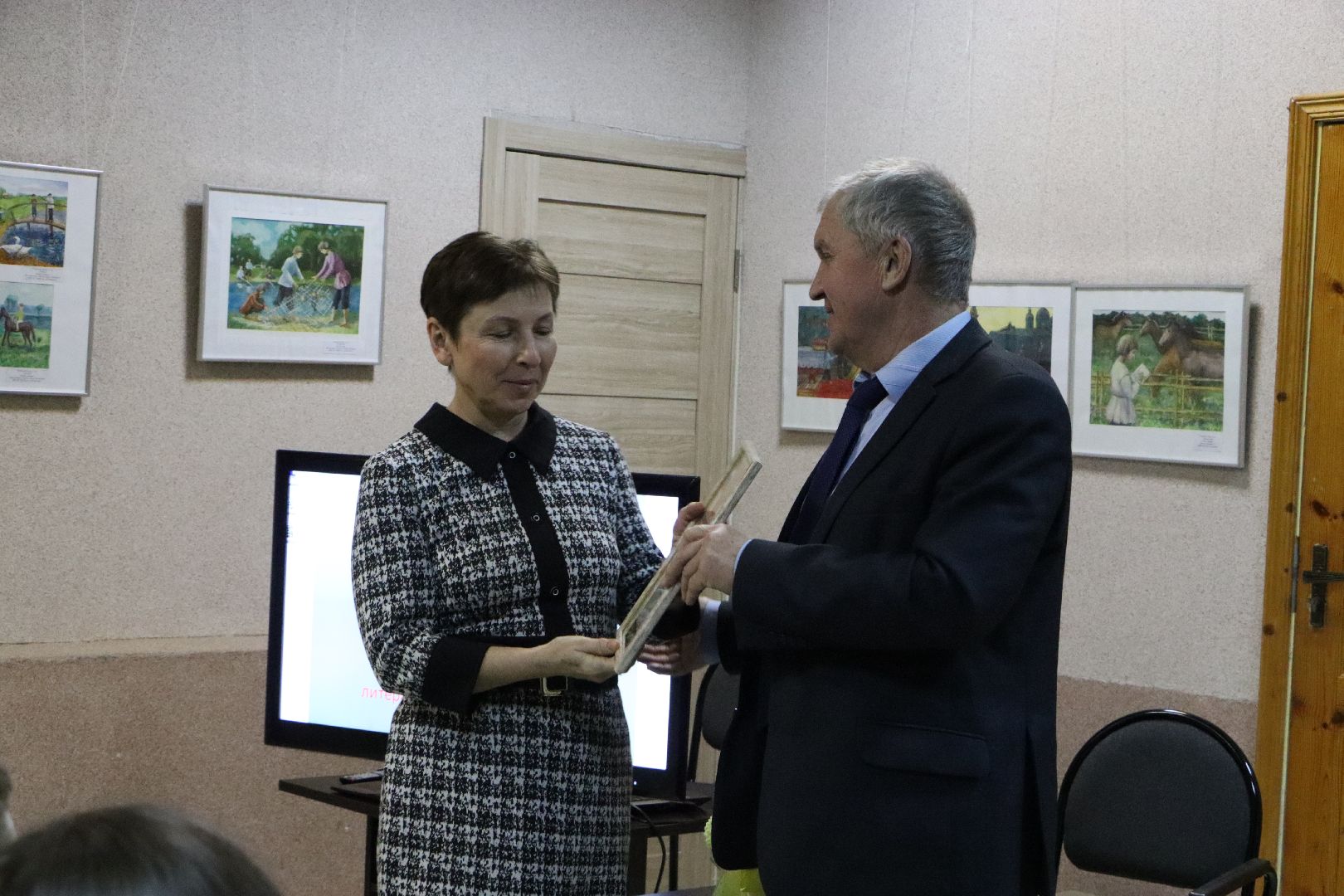 краевед алексей волков, серебряные пруды, центральная библиотека серебряных прудов, презентация книги, васятка, маршал чуйков, детство героя, вертикалка,