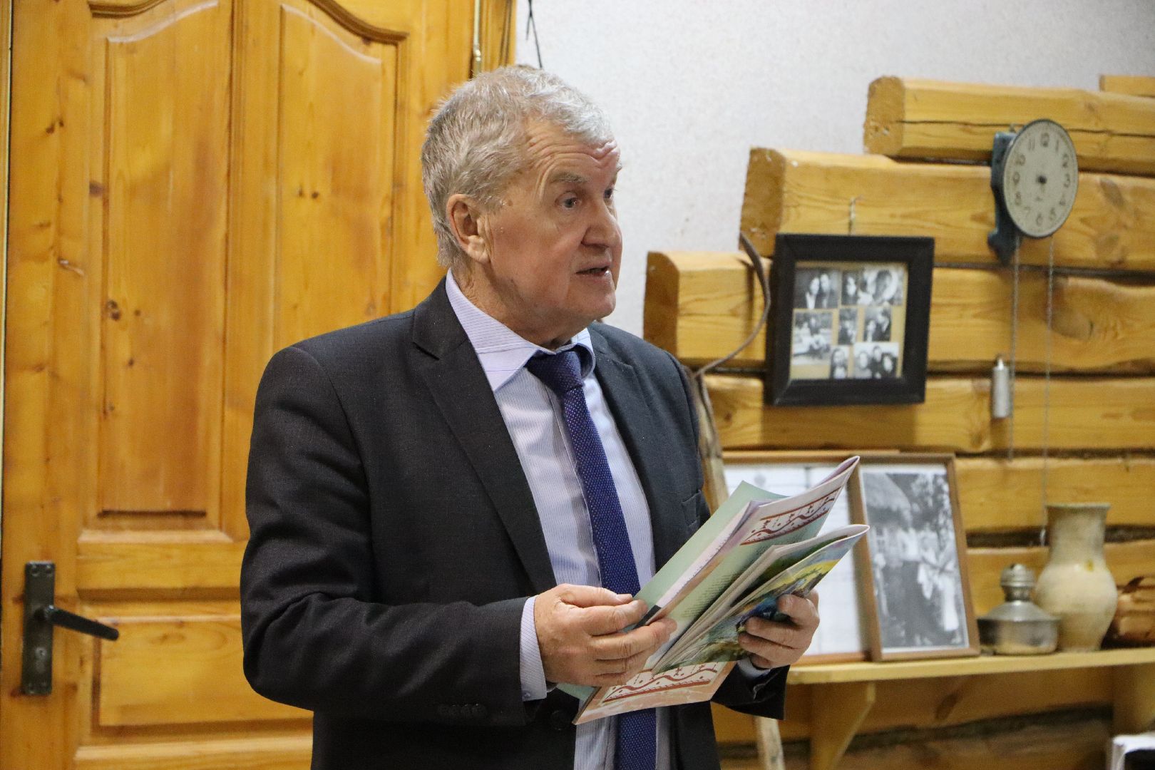 краевед алексей волков, серебряные пруды, центральная библиотека серебряных прудов, презентация книги, васятка, маршал чуйков, детство героя, вертикалка,