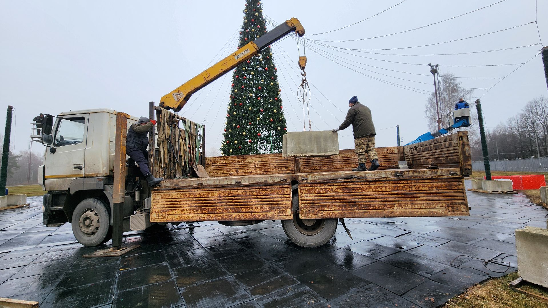 кашира, новогодняя елка, гирлянды, благоустройство, украшение к новому году, вертикалки,