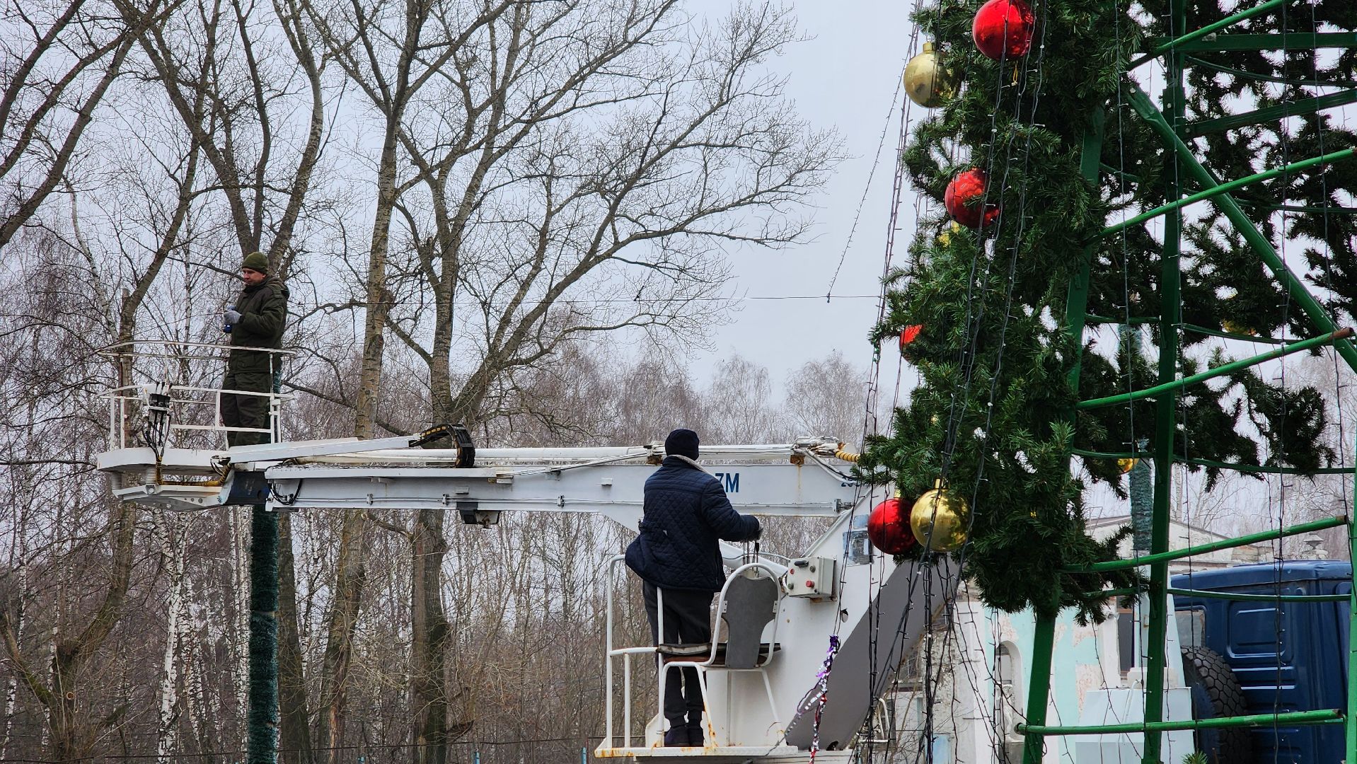 кашира, новогодняя елка, гирлянды, благоустройство, украшение к новому году, вертикалки,