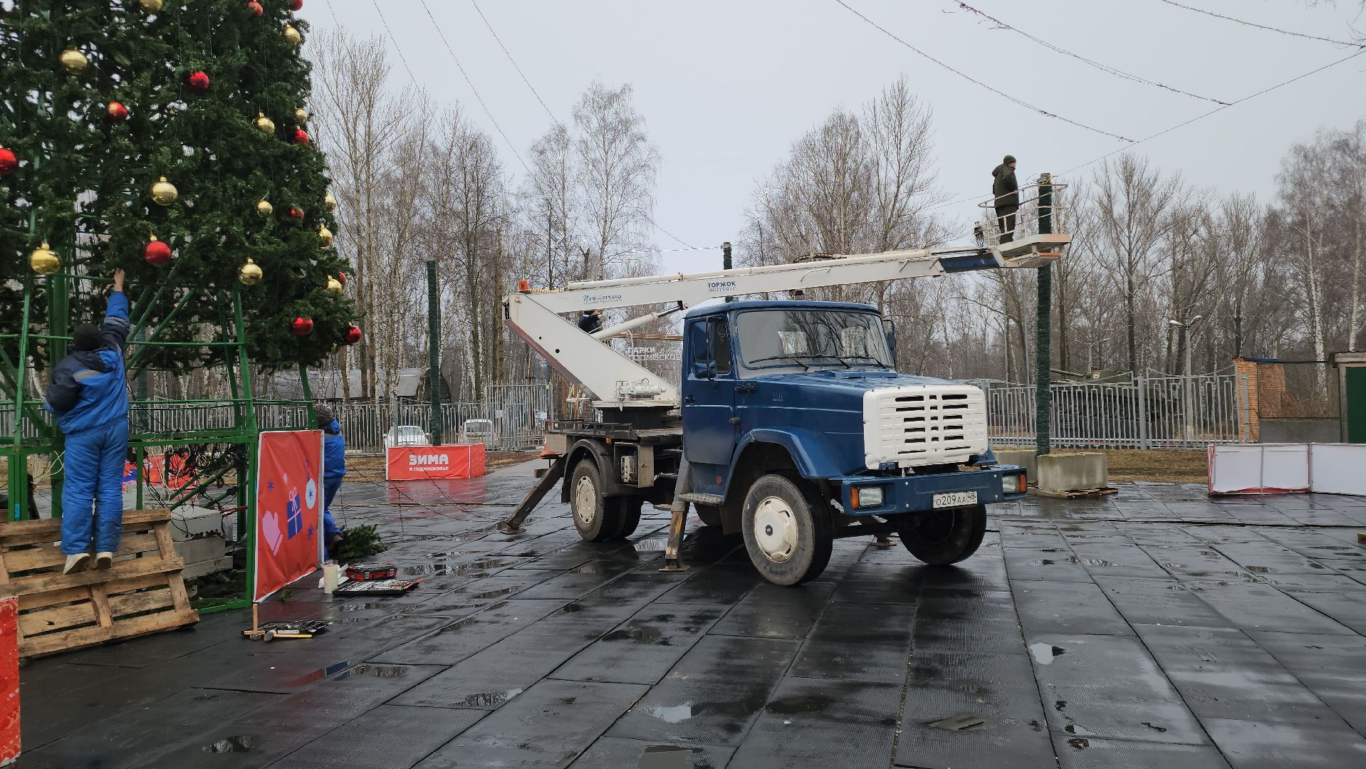 кашира, новогодняя елка, гирлянды, благоустройство, украшение к новому году, вертикалки,