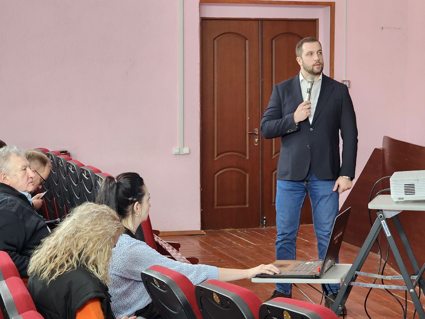 Чехов, село Шарапово, выездная администрация, встреча с жителями, планы на 2025 год, презентация, благоустройство, ЖКХ, экология, энергоснабжение, медицина,глава округа михаил собакин,