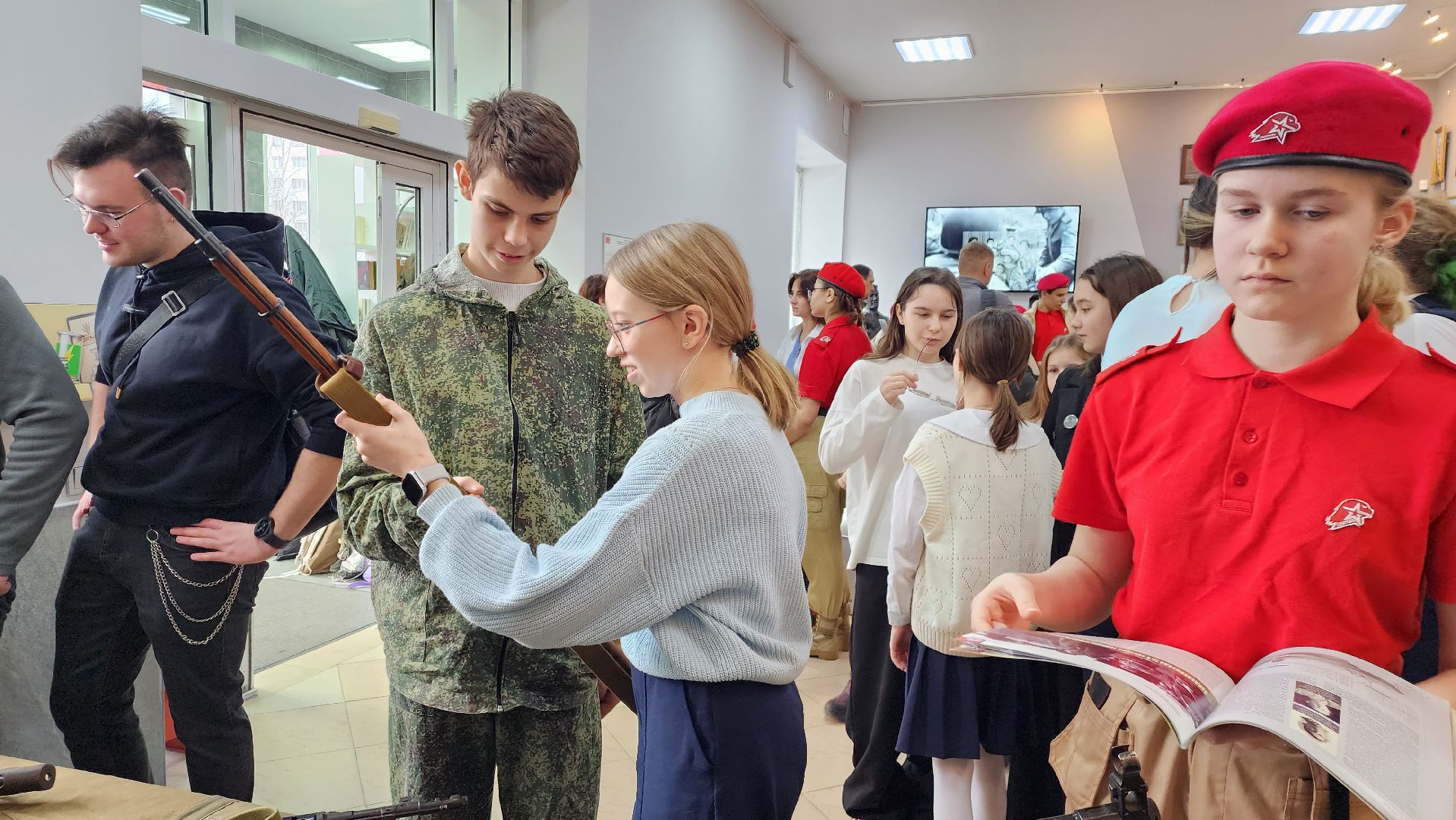 истра, патриотическая акция, библиотека, вертикалка,