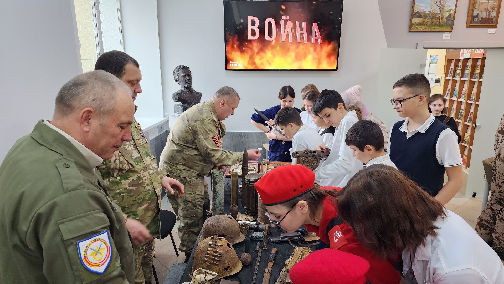 истра, патриотическая акция, библиотека, вертикалка,