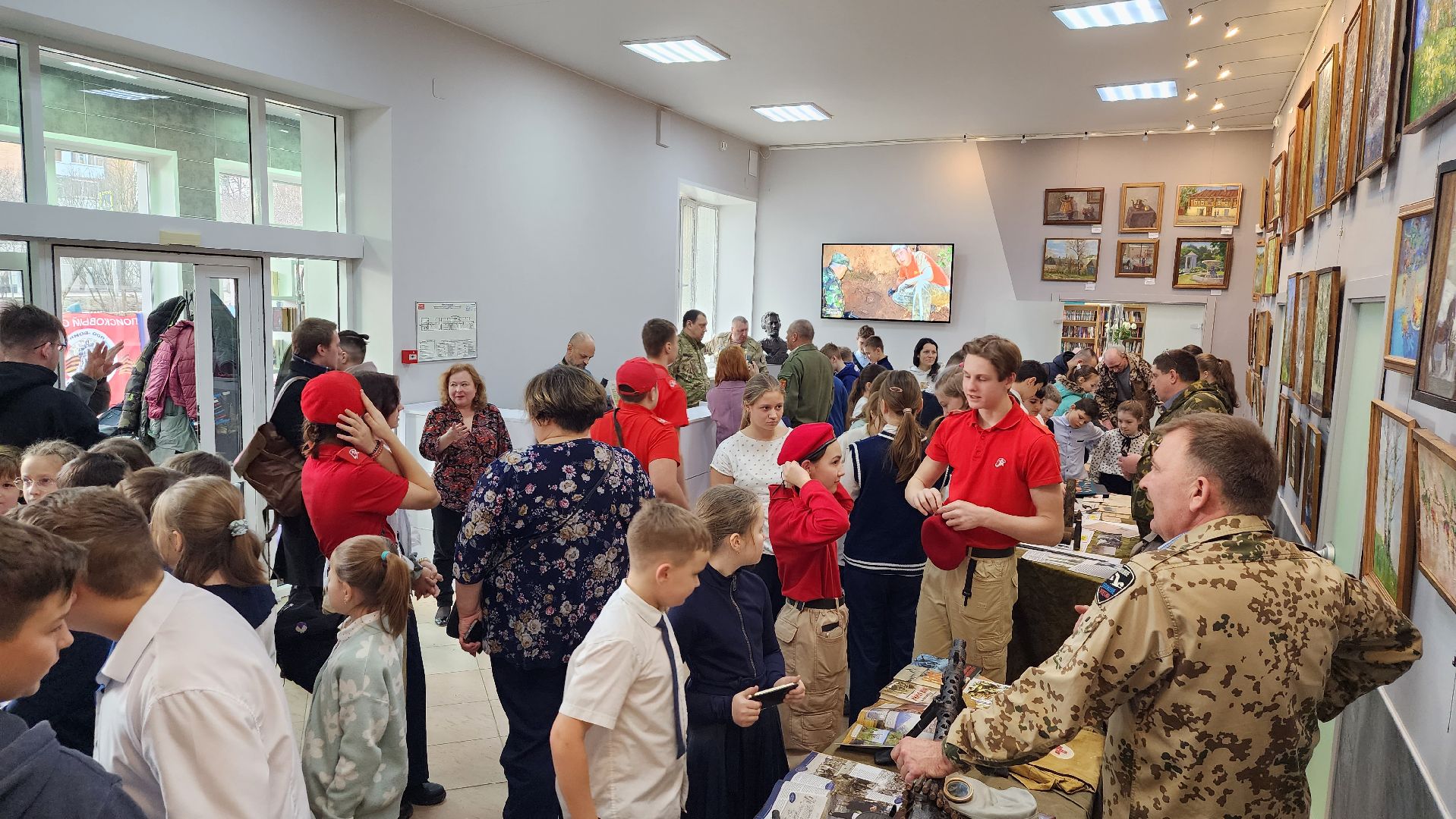 истра, патриотическая акция, библиотека, вертикалка,