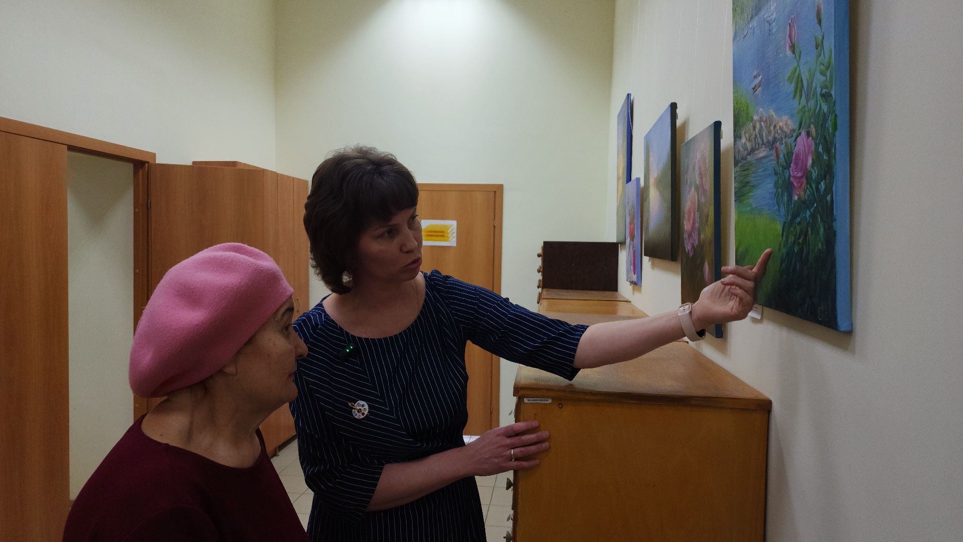 выставка картин, волоколамск, волоколамская библиотека, культура,