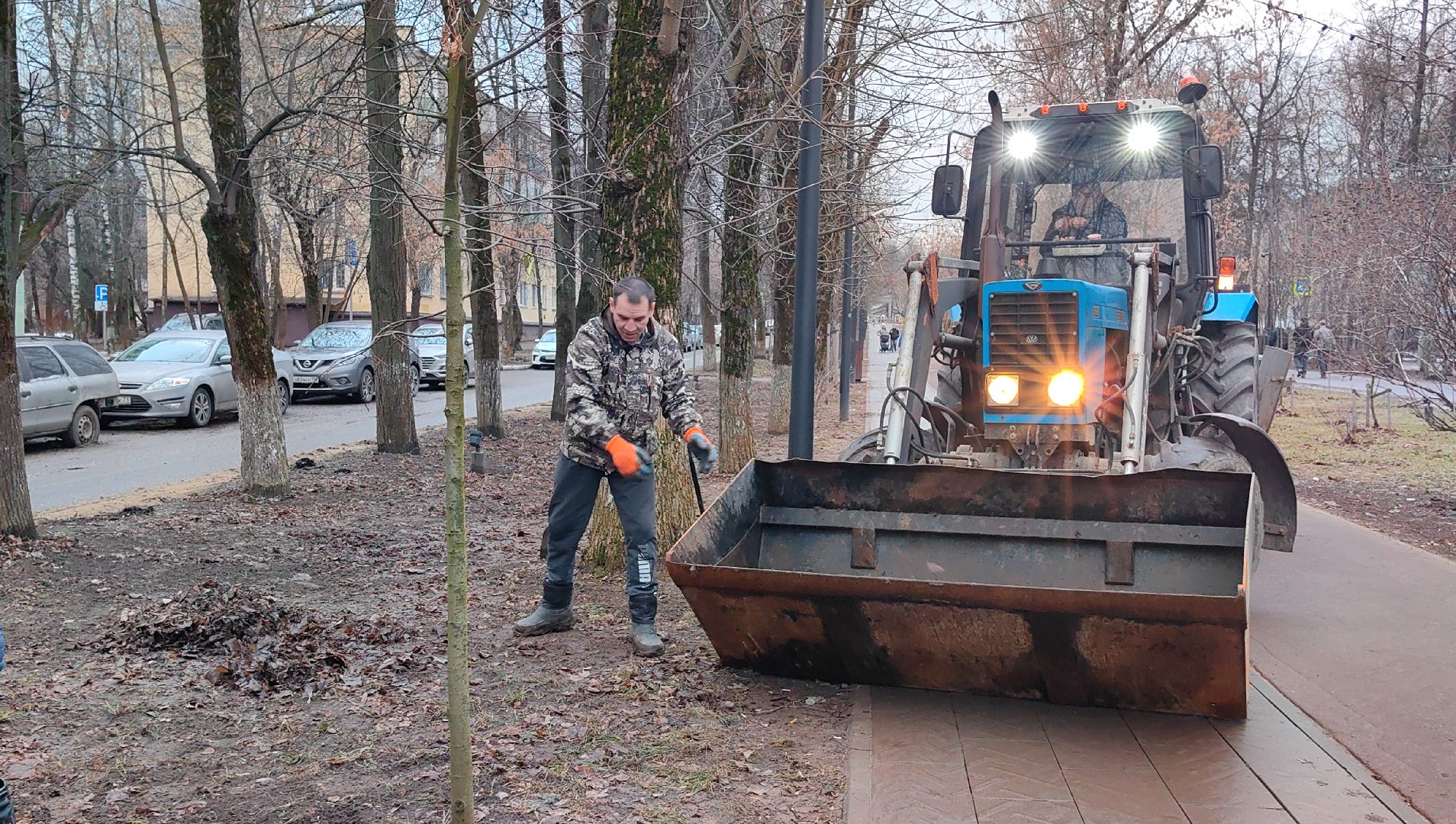 территория, уборка, дороги, листва, трактор, вертикалки,