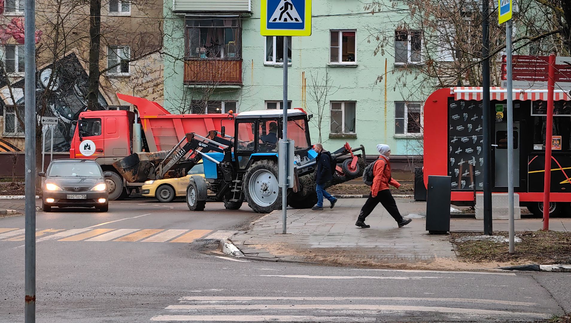 территория, уборка, дороги, листва, трактор, вертикалки,