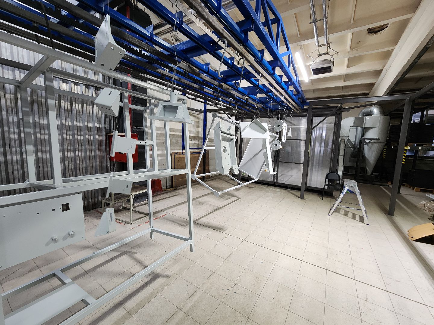 Чехов, лаборатория оборудования инновация, расширение производства, новое оборудование, модернизация, рост прибыли, покрасочная камера, вилочный погрузчик,