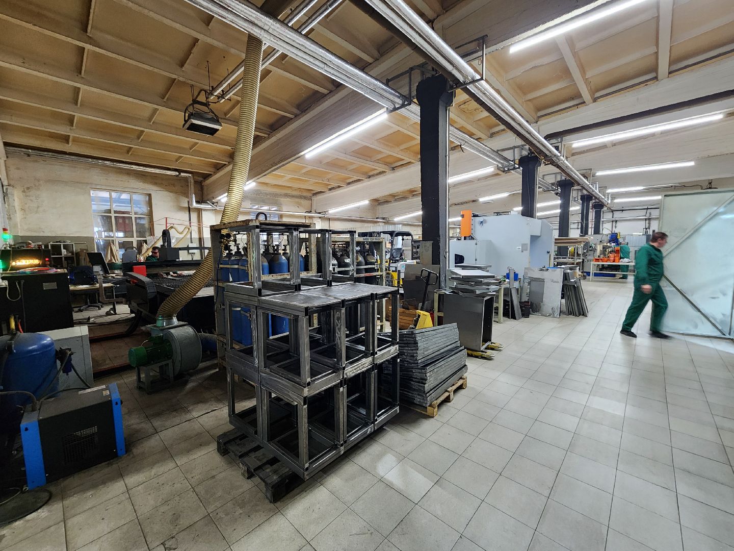 Чехов, лаборатория оборудования инновация, расширение производства, новое оборудование, модернизация, рост прибыли, покрасочная камера, вилочный погрузчик,