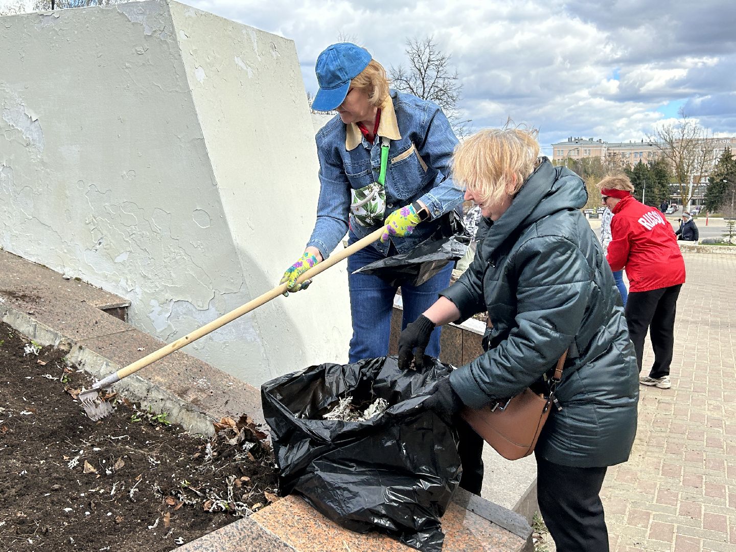 Субботник, благоустройство, Фрязино, библиотеки