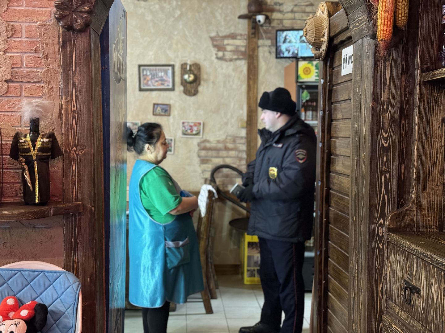 рейд по мигрантам, торговые объекты, полиция, ленинский городской округ,