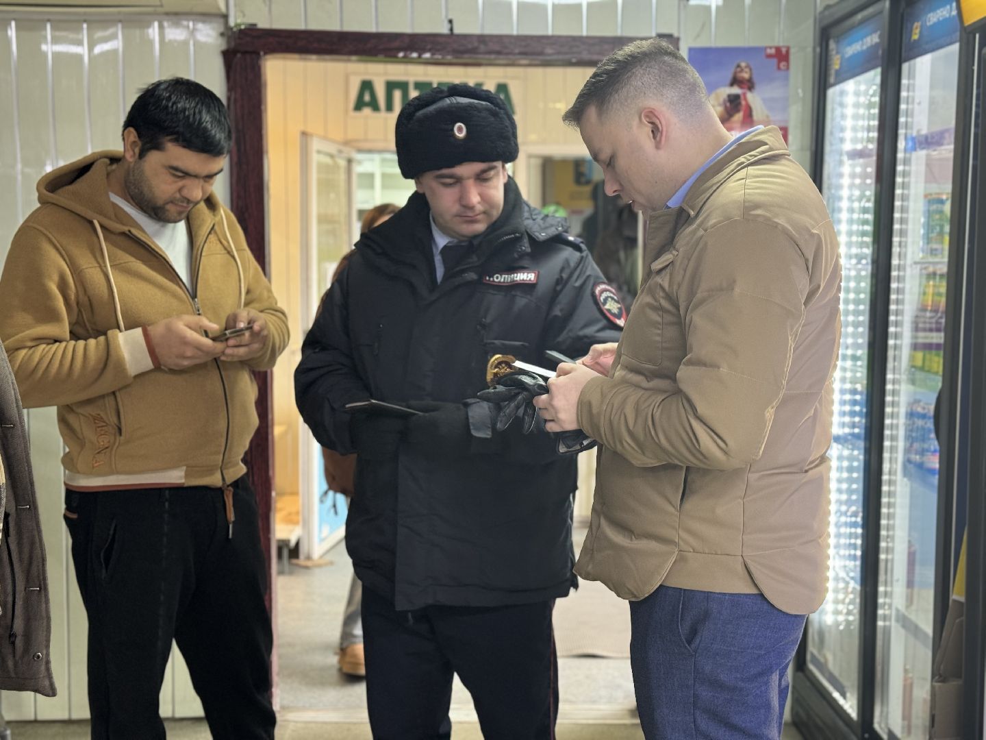 рейд по мигрантам, торговые объекты, полиция, ленинский городской округ,