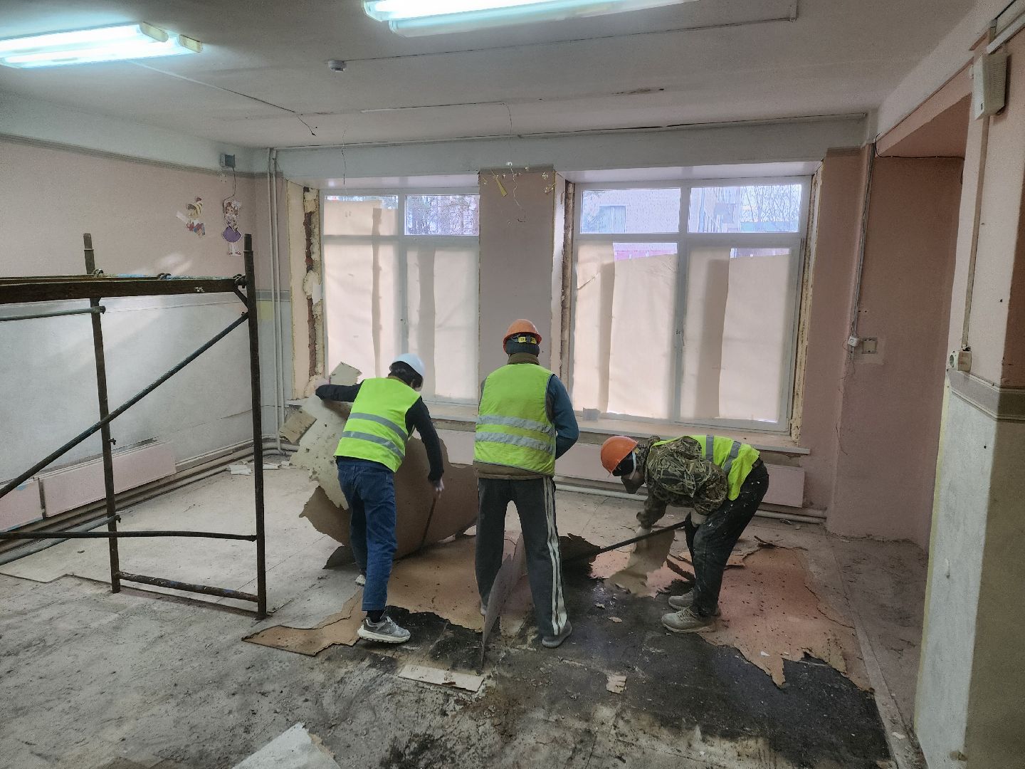 Чехов, улица Ильича, бывший детский сад 4, дошкольное отделение гимназии 4, капитальный ремонт, капремонт, реконструкция, демонтажные работы, полы стены потолки, обновление, госпрограмма московской области, вертикалки,